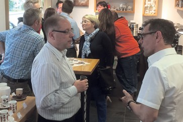 Mitgliederhock im Kafi-Shop